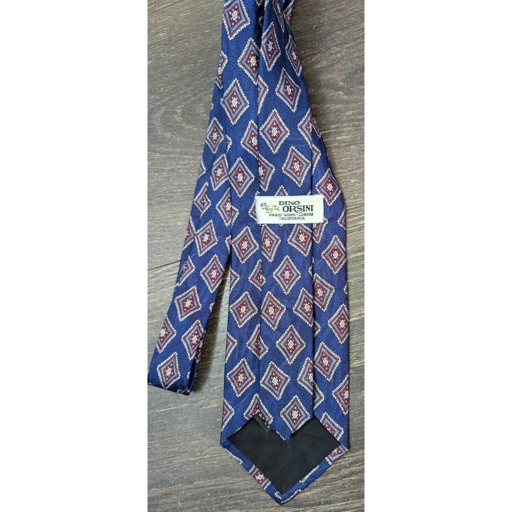 Dino Orsini Men's Necktie Tie Polyester Navy Blue Maroon Paisley Made in USA (m)
